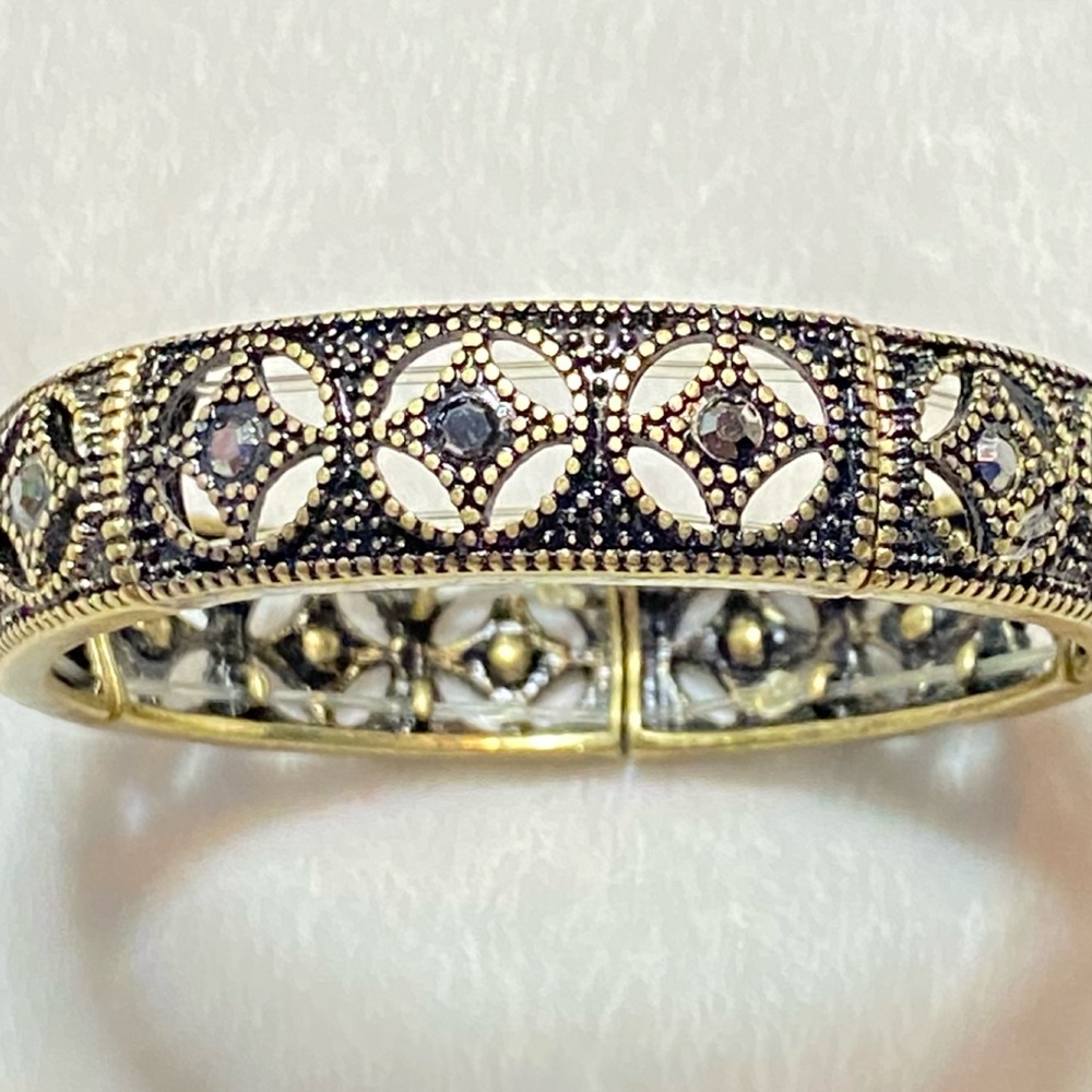 Gold with crystal elements Stretch Bangle - Picture 4 of 4